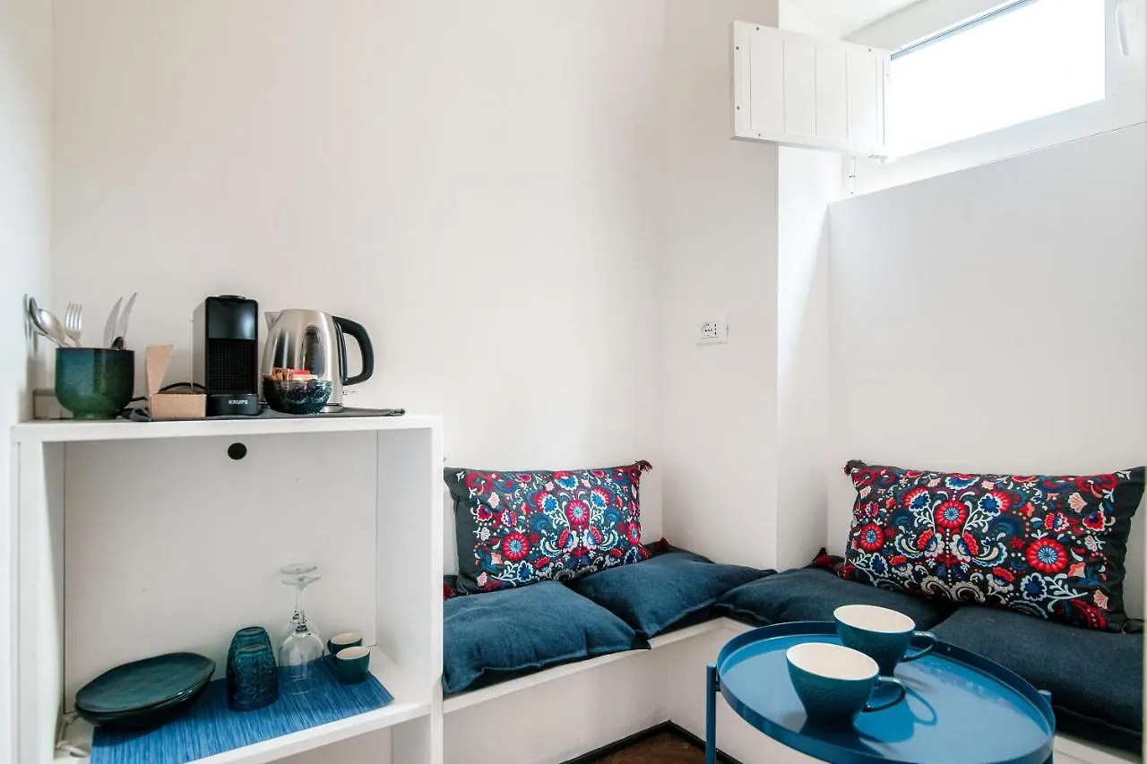 Caesar Suites - The House Of Travelers Côme Affittacamere