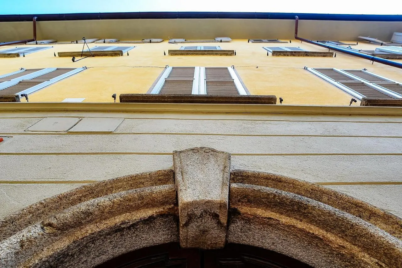 Caesar Suites - The House Of Travelers Côme Italia