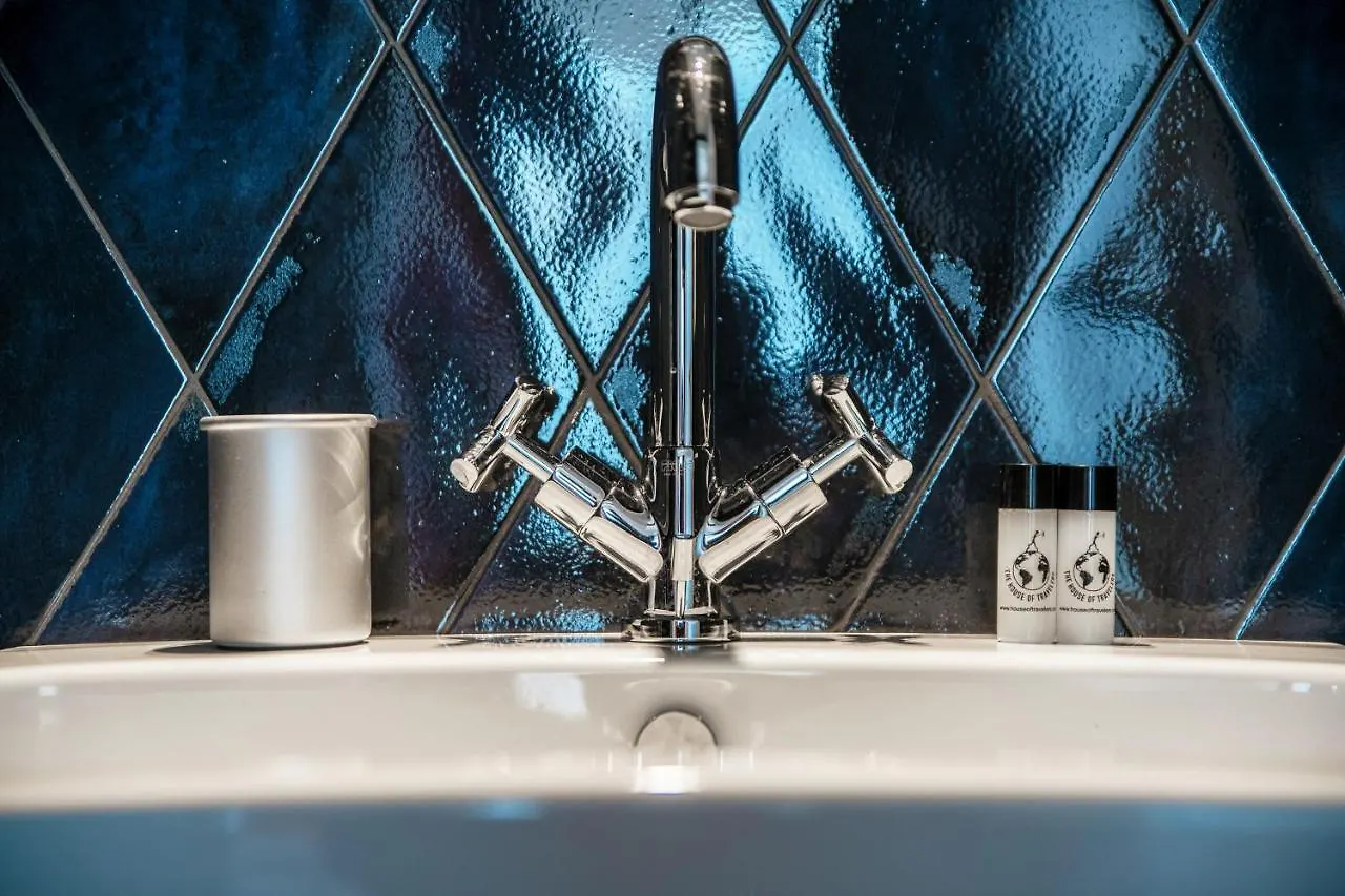 Caesar Suites - The House Of Travelers Côme